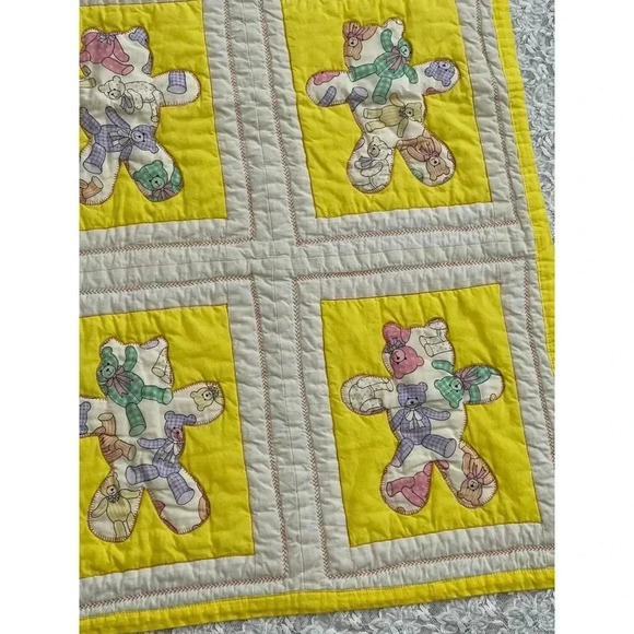 Teddy Bear Quilted Embroidered Baby Blanket Yellow 33"x39" - Picture 3 of 9